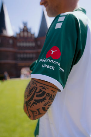 
                  
                    Sondertrikot "Holstentor" zum DFB-Pokal
                  
                