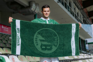 
                  
                    VfB-Badetuch mit geprägtem Logo
                  
                