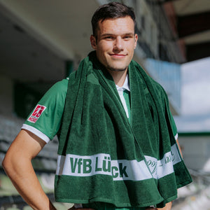 
                  
                    VfB-Badetuch mit geprägtem Logo
                  
                